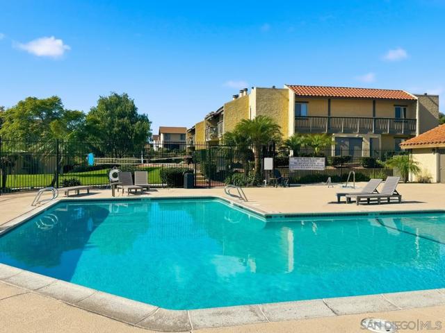 2910 Alta View Dr, San Diego CA: https://media.crmls.org/mediaz/266761bd-dd57-4ed7-b270-0660cc5f0980.jpg