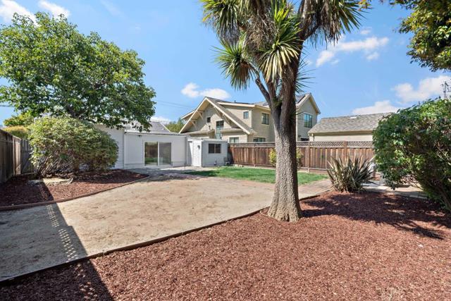 209 Bayswater Avenue, Burlingame CA: https://media.crmls.org/mediaz/26687fb5-00a4-4059-b563-b2a5db7be59e.jpg