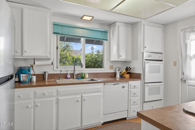 2833 Sailor Avenue, Ventura CA: https://media.crmls.org/mediaz/2668f9ca-57e6-4df9-b3dc-2c3f9b7eadb5.jpg