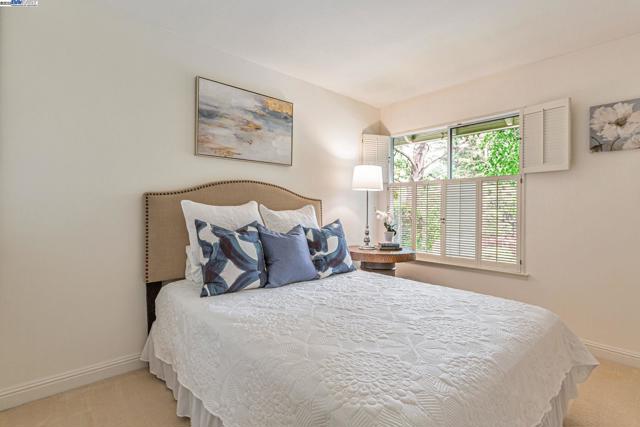 736 Tunbridge Rd, Danville CA: https://media.crmls.org/mediaz/266907c2-9273-45f2-a6e4-874392f0c9cb.jpg