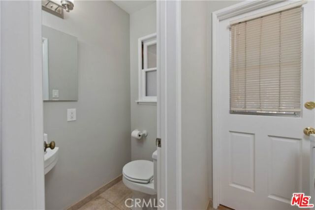 1808 Euclid Street, Santa Monica CA: https://media.crmls.org/mediaz/2669c90a-2c01-4c0d-9a5a-dff9abc909f5.jpg
