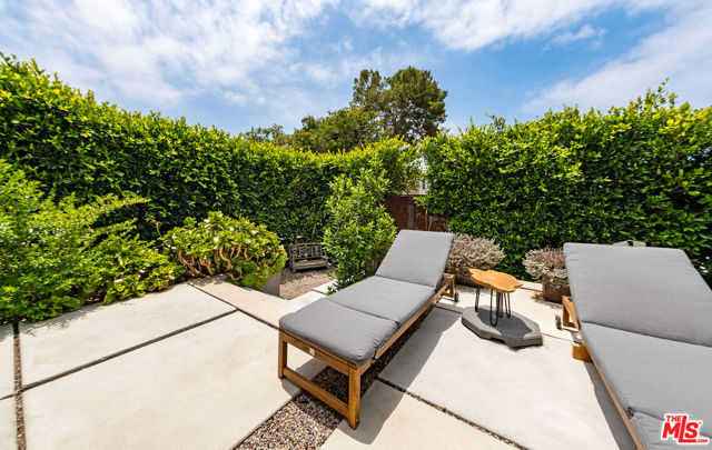 4066 Alla Road, Los Angeles CA: https://media.crmls.org/mediaz/266a0498-dc81-429b-a8ee-5edf27ce91f7.jpg