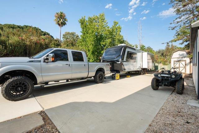 3647 Laketree Dr., Fallbrook CA: https://media.crmls.org/mediaz/266b44be-8805-4f79-8e6d-bab5bc20375c.jpg