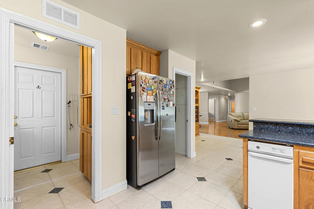 Detail Gallery Image 13 of 45 For 30100 Sunland Way, Tehachapi,  CA 93561 - 3 Beds | 2 Baths