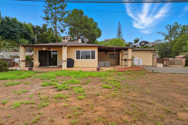 321 North Lane, El Cajon CA: https://media.crmls.org/mediaz/266c06f5-0404-445b-ba6c-b812c5ac4c0d.jpg