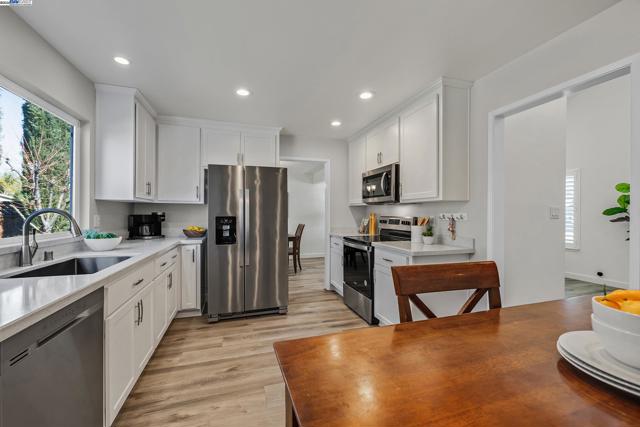 3641 Shenandoah Ct, Pleasanton CA: https://media.crmls.org/mediaz/266d1e66-2372-4047-9148-6d4568adb54d.jpg