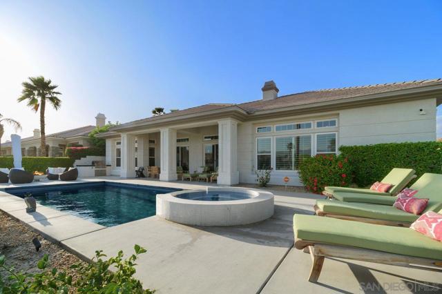 38 Calle Del Norte, Rancho Mirage CA: https://media.crmls.org/mediaz/266d3bfa-4d2e-4e3b-92dd-88d7bed60033.jpg