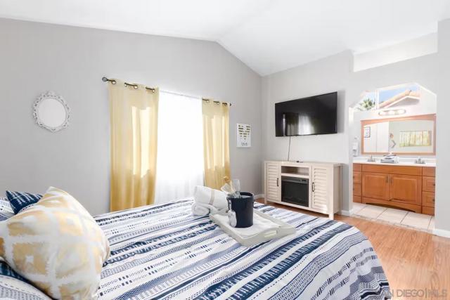 24643 Leafwood Dr, Murrieta CA: https://media.crmls.org/mediaz/266d6266-d99e-4330-901e-8dce7d3f40e5.jpg