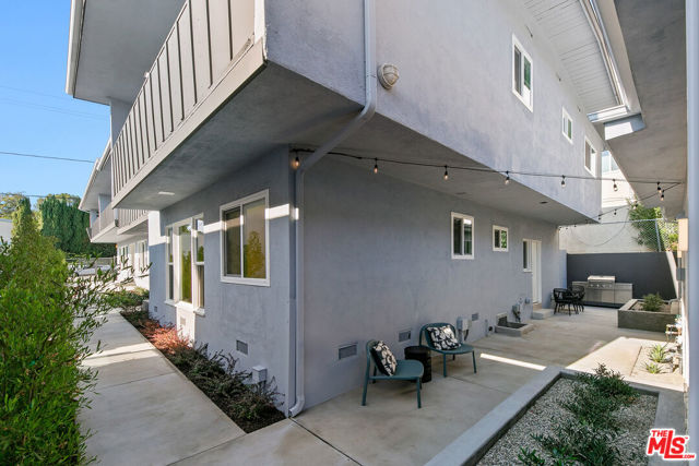 954 North San Vicente Boulevard, 6 photo 21