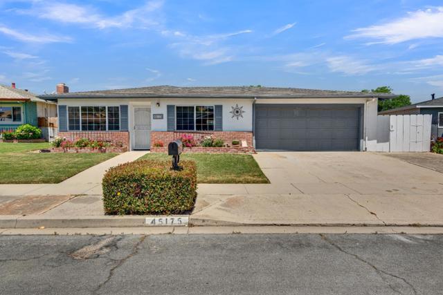 45175 Merritt Street, King City CA: https://media.crmls.org/mediaz/266e5bba-6962-4727-ab65-ae329d736a63.jpg