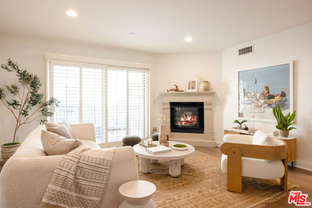 2 Bed Home for Sale in Playa del Rey, California