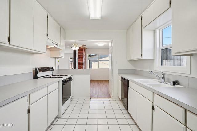 Detail Gallery Image 14 of 33 For 3415 188th St, Torrance,  CA 90504 - 3 Beds | 2 Baths