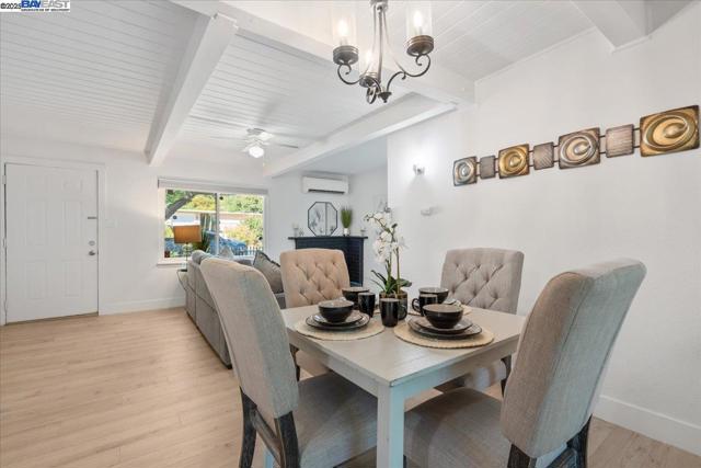 2082 Overhill Rd, Concord CA: https://media.crmls.org/mediaz/26708e45-8430-49a3-9d51-6966b82d329e.jpg