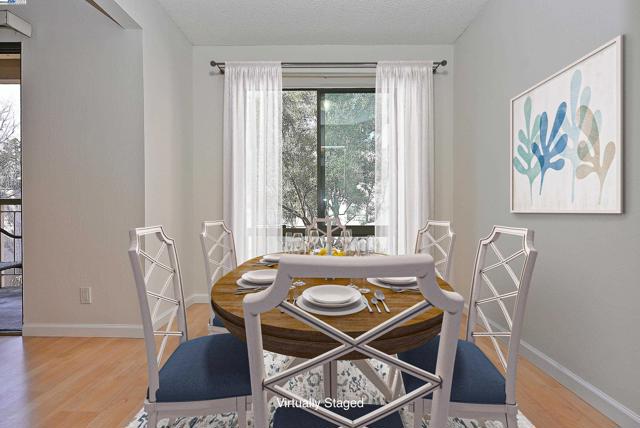 320 N Civic Dr, Walnut Creek CA: https://media.crmls.org/mediaz/2670a14f-d035-4971-bafc-acad20d64779.jpg