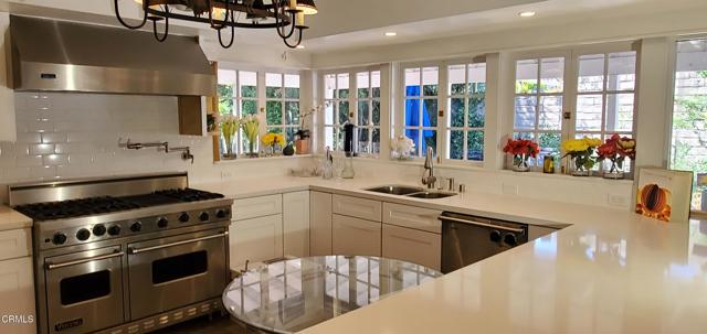 4223 Crownfield Court, Westlake Village CA: https://media.crmls.org/mediaz/26711d54-db6b-41d8-876a-b491a6322e36.jpg