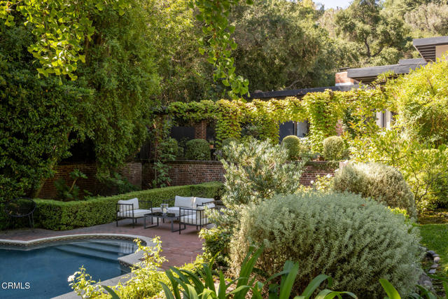 595 Linda Vista Avenue, Pasadena CA: https://media.crmls.org/mediaz/2671c8b6-008a-4d18-b573-a5c099a491a9.jpg