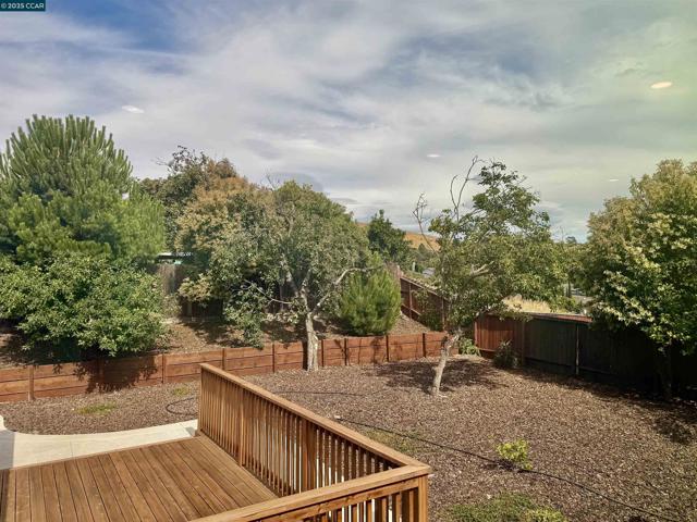 148 Lancaster Way, Vallejo CA: https://media.crmls.org/mediaz/26724ff8-4b58-44f1-b86f-79a1c225326c.jpg