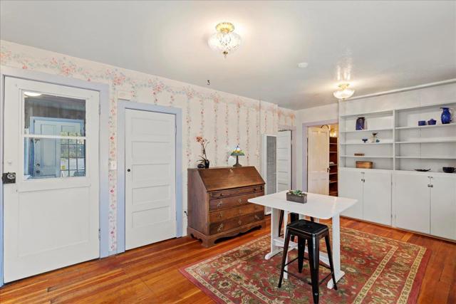 22196 Summit Road, Los Gatos CA: https://media.crmls.org/mediaz/267378da-9aa8-40dc-8c17-349cc4280e61.jpg