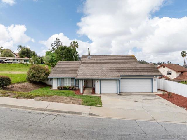 815 Boyle Ave, Escondido CA: https://media.crmls.org/mediaz/26737ab2-5d41-477b-a7b3-a7c8e68baebe.jpg