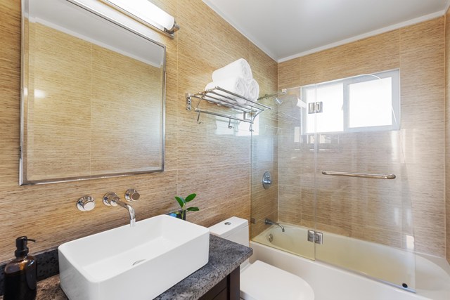 Image 33 of 59 For 3964 Perie Ln