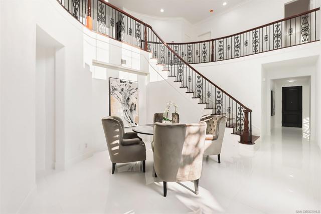 6911 Goldstone Rd, Carlsbad CA: https://media.crmls.org/mediaz/2674226e-3e0e-4649-953d-687140309eb8.jpg