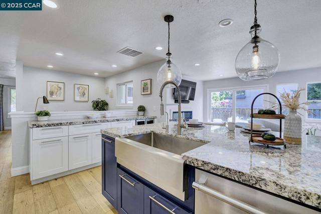 3958 W Las Positas Blvd, Pleasanton CA: https://media.crmls.org/mediaz/2674e950-06e3-4dae-b535-41d746996352.jpg