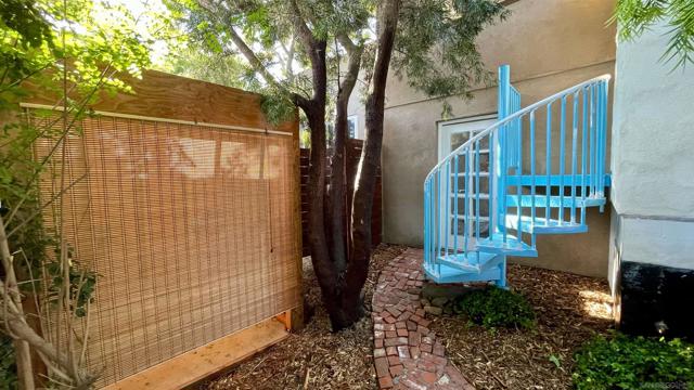366 Palm Ave, Chula Vista CA: https://media.crmls.org/mediaz/26767505-abd6-4d48-a48a-896110905084.jpg