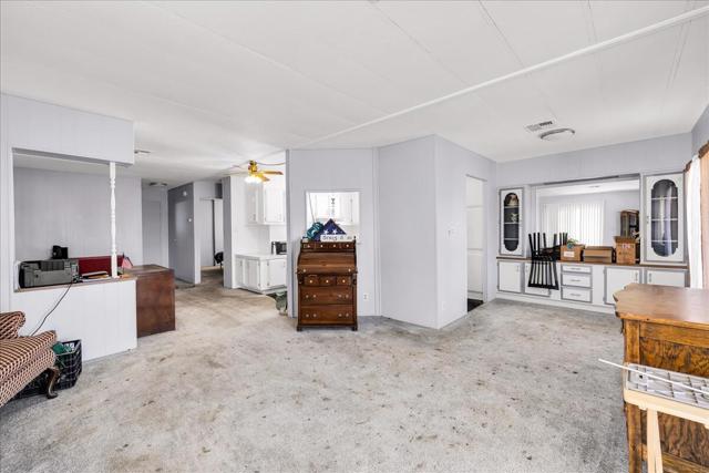 7425 Church Street, Yucca Valley CA: https://media.crmls.org/mediaz/2676c0be-9d10-4c25-bc34-0f186ceee424.jpg