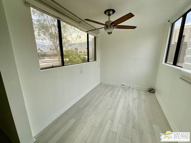 Image 19 of 26 For 425 Bradshaw Lane 63