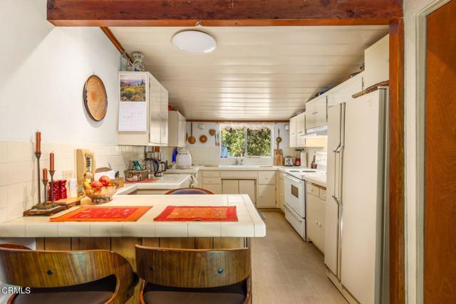 7450 Sulphur Mountain Road Road, Ojai CA: https://media.crmls.org/mediaz/2677798d-bbd0-4cb1-8e63-af10d7b37b6b.jpg