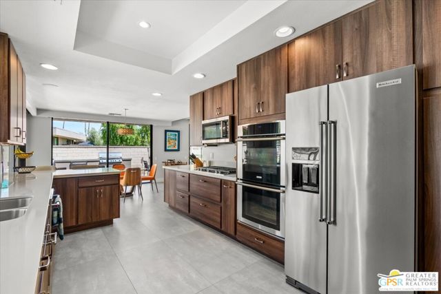 59 Cornell Drive, Rancho Mirage CA: https://media.crmls.org/mediaz/26786303-076a-4fb9-8db3-835be040e60d.jpg