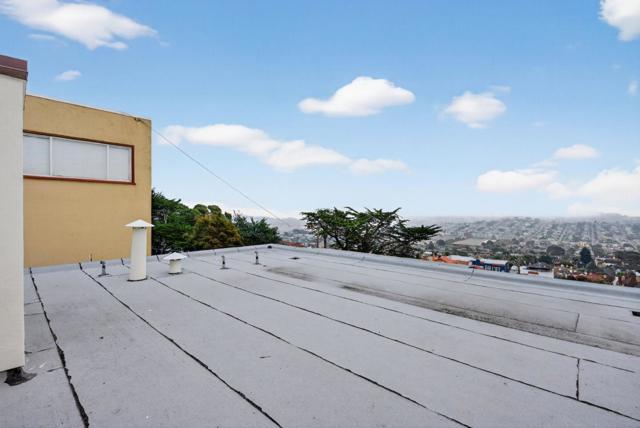 72 Cresta Vista Drive, San Francisco CA: https://media.crmls.org/mediaz/2678c544-79eb-4ad9-82c7-65082832b70b.jpg