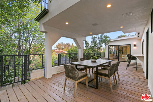 5132 Escobedo Drive, Woodland Hills CA: https://media.crmls.org/mediaz/2679753e-89b5-419a-990b-ac6459f01e67.jpg
