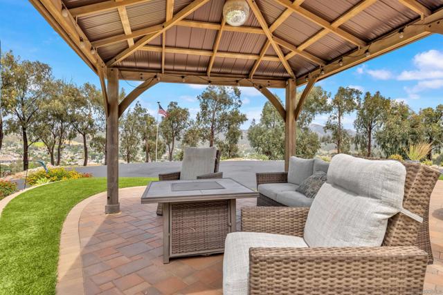 12845 Golden Way, Poway CA: https://media.crmls.org/mediaz/26798313-80ce-492c-8bfe-8d591e6ff845.jpg