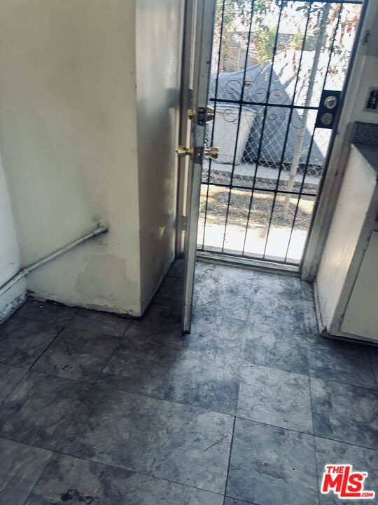 1422 West 104th Street photo 19