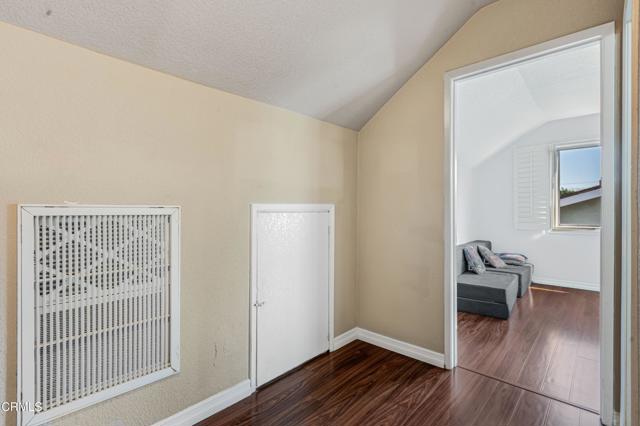 Detail Gallery Image 19 of 38 For 1805 Hillary Ct, Simi Valley,  CA 93065 - 5 Beds | 3 Baths