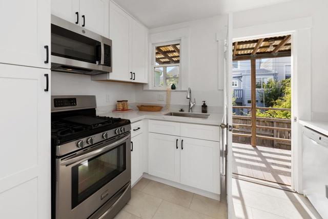 270 Andover Street, San Francisco CA: https://media.crmls.org/mediaz/267b9b60-830d-4508-89e1-8040f6dde2da.jpg