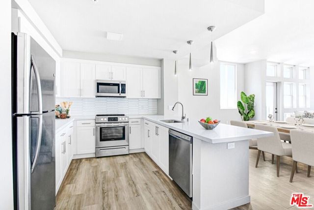 2847 Leeward Avenue, Los Angeles CA: https://media.crmls.org/mediaz/267bcf1b-f286-498b-8fdc-20f696b683c5.jpg