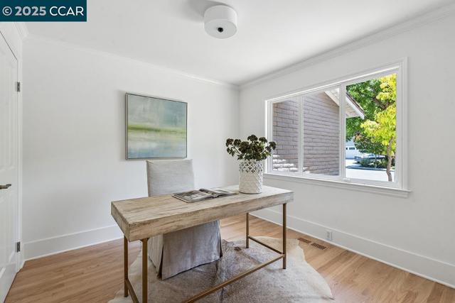 1245 Rimer Dr, Moraga CA: https://media.crmls.org/mediaz/267bed85-d499-402b-b6d5-5cdee7eed8b5.jpg