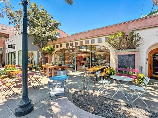 2238 7Th, Berkeley CA: https://media.crmls.org/mediaz/267c036d-7d53-46da-829b-29f966715ce6.jpg