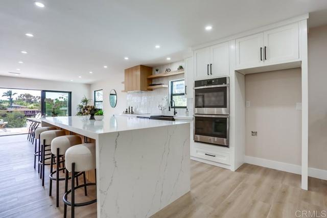 Detail Gallery Image 5 of 51 For 4926 Cresita Dr, San Diego,  CA 92115 - 5 Beds | 6 Baths