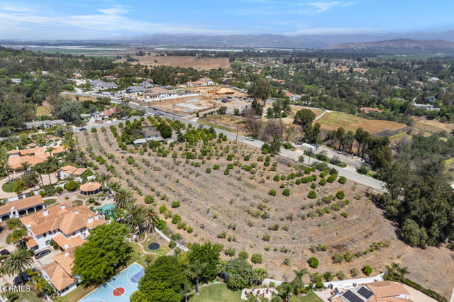 230 Crestview Avenue, Camarillo CA: https://media.crmls.org/mediaz/267d42e5-cec5-4736-929b-b931a0a61c13.jpg