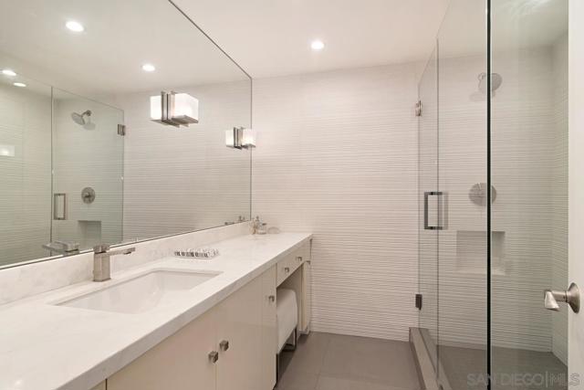 Image 32 of 49 For 3860 Riviera Dr  301