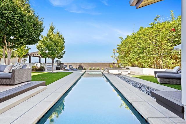 5259 Pacifica Dr, San Diego CA: https://media.crmls.org/mediaz/267e35f4-89c1-4da7-b84b-327fb6460e41.jpg