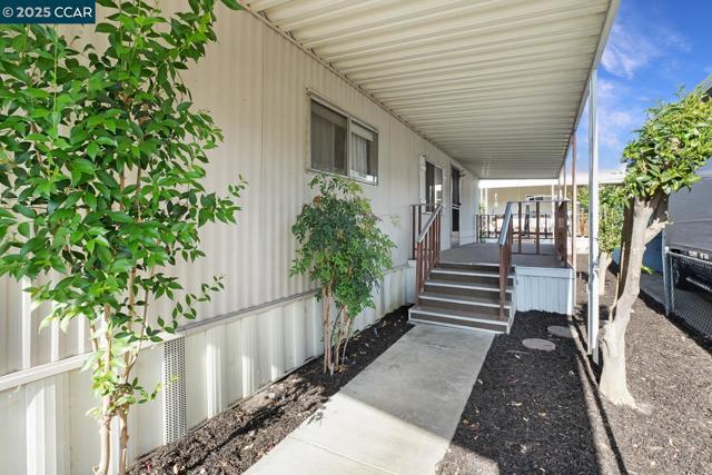 2161 Dalis Drive, Concord CA: https://media.crmls.org/mediaz/267e462b-4ca8-4f77-ad02-88087dc2bdd2.jpg