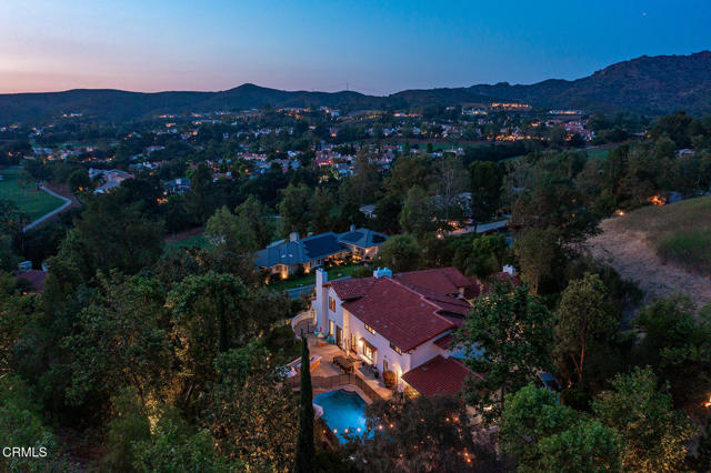 4548 Valley Spring Drive, Westlake Village CA: https://media.crmls.org/mediaz/267f14e6-d496-4d42-958e-e15c62afa726.jpg