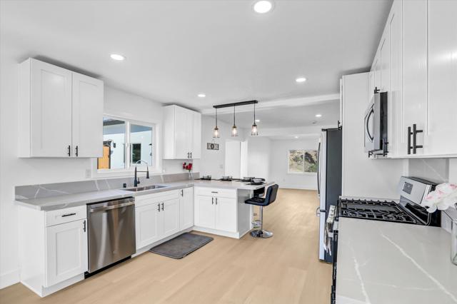 Detail Gallery Image 9 of 43 For 323 S 65th St, –,  CA 92114 - 3 Beds | 2 Baths