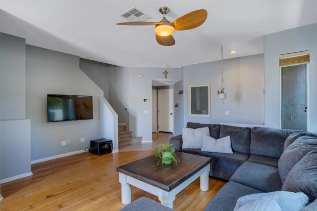 Detail Gallery Image 3 of 55 For 1228 Stagecoach Trail Loop, Chula Vista,  CA 91915 - 2 Beds | 2/1 Baths