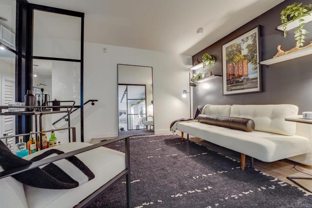 889 Date St, San Diego CA: https://media.crmls.org/mediaz/267faff7-ac3e-43c7-a355-273b60388442.jpg