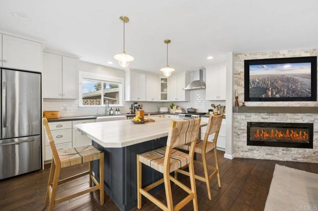 1105 Evergreen Drive, Encinitas CA: https://media.crmls.org/mediaz/26802f3b-ff4c-41fd-a100-02e6da6c1255.jpg